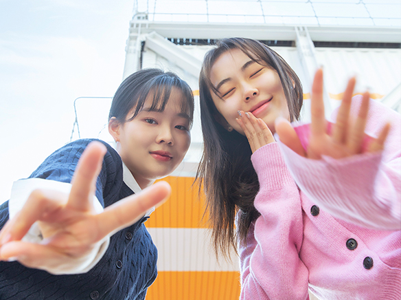 Korea University Social Media: Where Our Stories Come Together 대표 이미지