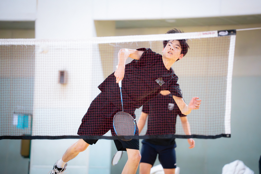 공격하는 남학생