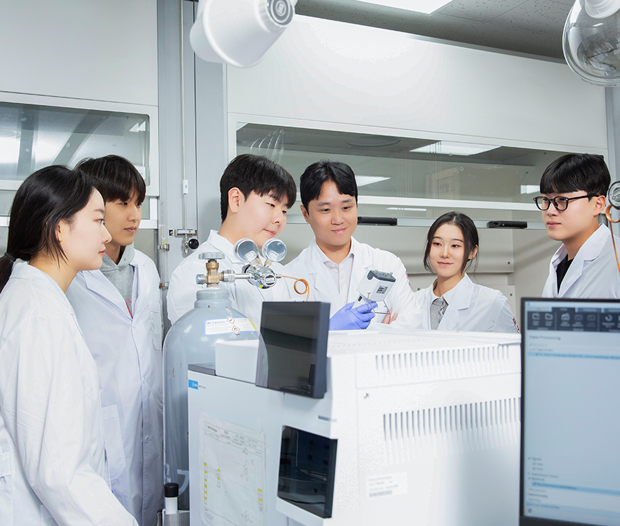 신소재공학부 남대현 교수와 연구원들