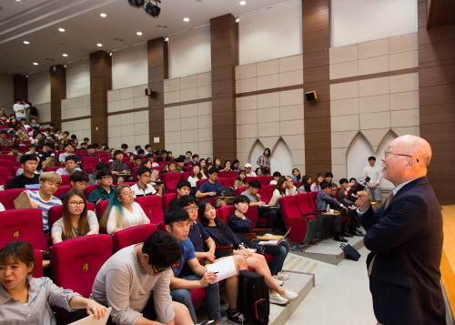 The First Joint Lecture Series Developed in Cooperation Between Korea University and Yonsei University.