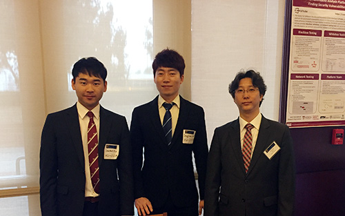  (from left) Seulbae Kim, researcher; Seunghoon Uh, researcher; and Yunseong Choe, Manager