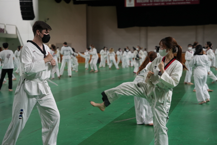 국제하계대학(ISC) 외국인 학생의 태권도 체험 행사